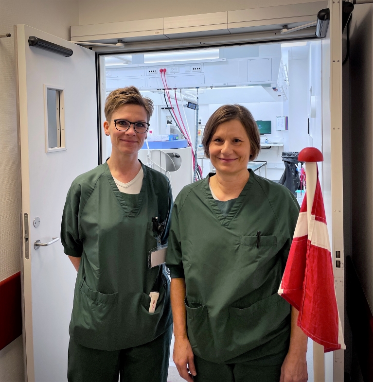 Stuen blev taget i brug onsdag morgen, her er det chefsygeplejerske Christine Lyngsie Schjøtt sammen med koordinator Anne-Mette Larsen.